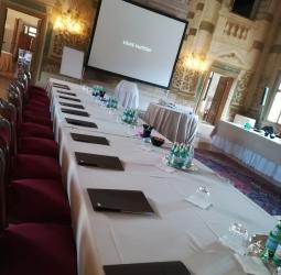 3852450meeting.jpg